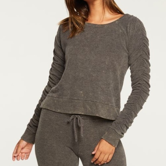 Chaser Tops - Chaser Shirred Sleeve Sweatshirt Sz Medium